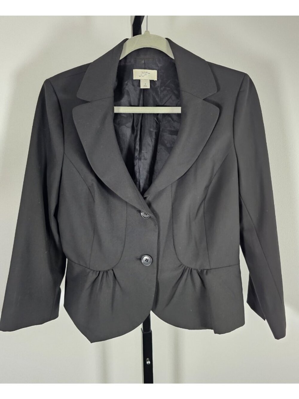 Ann Taylor LOFT Women’s Pleated Blazer Two Button Single Breasted Size 8-Black